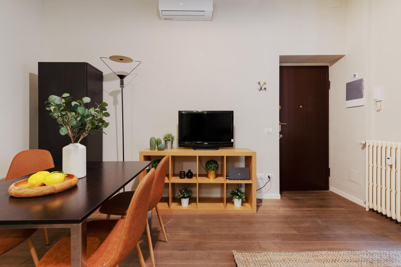 New & Cozy Apt In Porta Romana 米兰 外观 照片